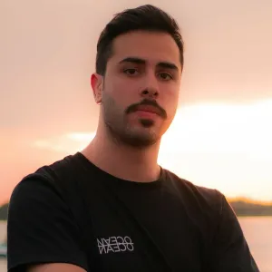 Lucas - Prof de finanças - Porto Alegre