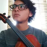Joe - profesor de violín - León