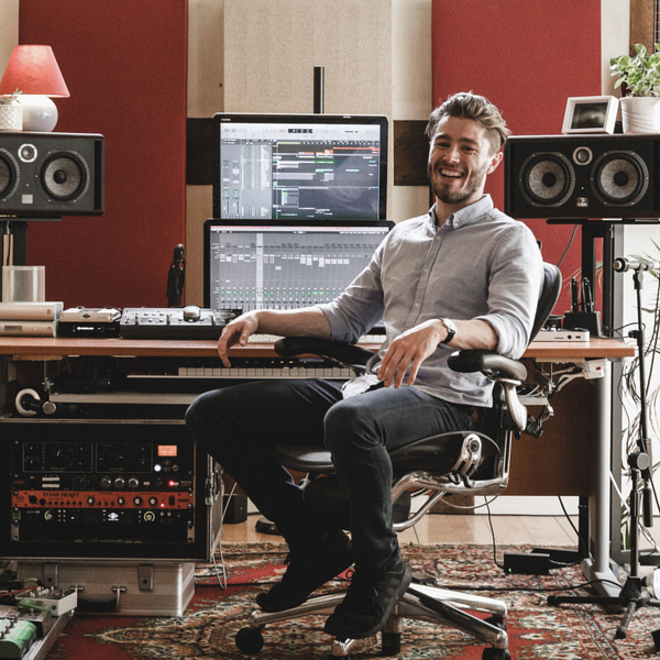 UK Top 40 Songwriter/Producer offering tuition in Production, Mixing and Songwriting Logic Pro X/Ableton Live
