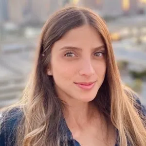Paula - profesor de finanzas - Medellín