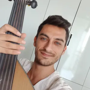 Mustafa - Gitar öğretmeni - 