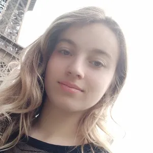 Romane - Prof de français - Nîmes