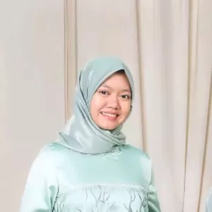 Astrid Grinike - ESOL tutor - Jambi