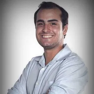 Mikhail - Professor de biologia - Salvador