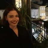 Sinem - İngilizce öğretmeni - İzmir