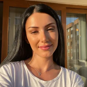Yasemin - İngilizce öğretmeni - İstanbul