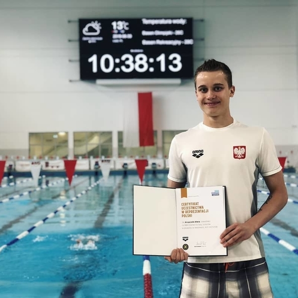 Jestem zawodnikiem z 10-letnim doświadczeniem i wielokrotnym medalistą Mistrzostw Polski w pływaniu. Chętnie udzielę prywatnych lekcji z nauki i doskonalenia pływania :)