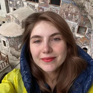 Ayşe Gülce - İngilizce konuşma becerileri öğretmeni - 