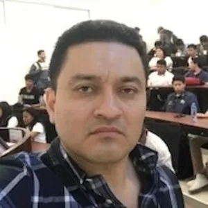 Hugo Enrique - Profesor de inglés - Villahermosa