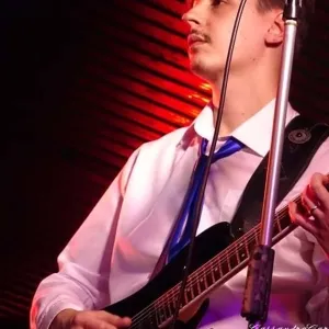 Corrado - Insegnante di chitarra acustica - Novara