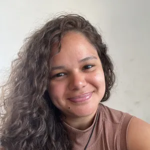 Sara - Prof de costura - Bonsucesso