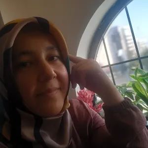 Pakize - Okul derslerine destek öğretmeni - 