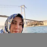 Ayfer - Türk dili ve edebiyatı öğretmeni - İzmir