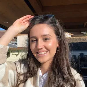 Mikela - Prof d'albanais - Pierre-Bénite