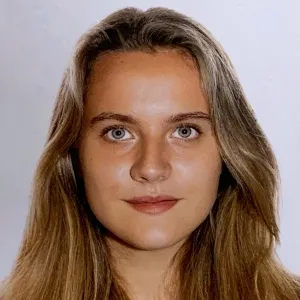 Sara Olimpia - Profe de historia - Madrid