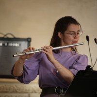 Étudiante en flûte traversière au CNSMD de Lyon, propose des cours de flûte et de solfège a domicile