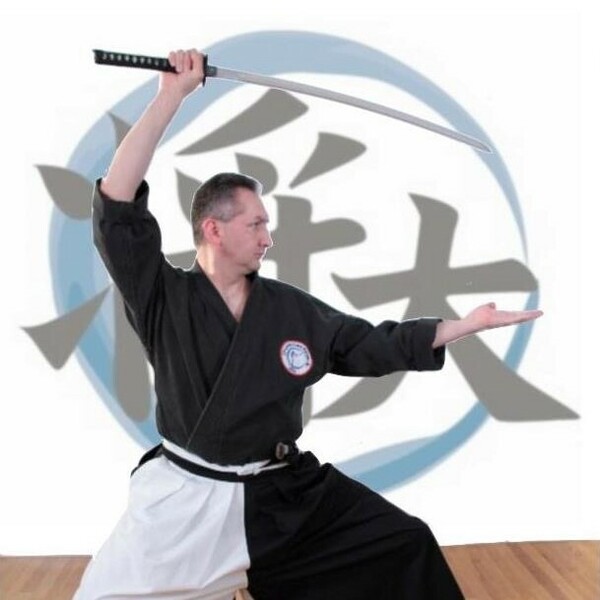 Clases de Karate, Kick Boxing y defensa personal para niños jóvenes adultos