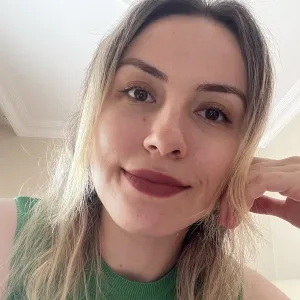 Ayşegül - Fizik öğretmeni - İstanbul