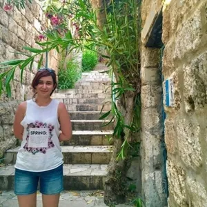 Niusha - Insegnante di inglese - Pisa