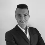 Simone - Prof de physique - chimie - Lausanne