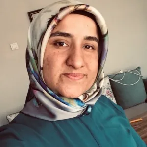 Mehtap - Dilbilgisi öğretmeni - Turhal