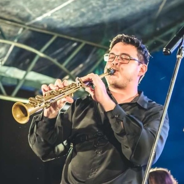 Aulas de todos os Saxofones no distrito do Porto, Professor com Formação Superior.