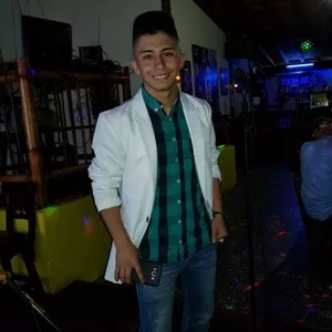 Juan - Profe de canto - Medellín