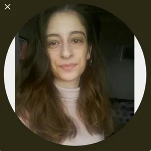 Esra - Dilbilgisi öğretmeni - Körfez