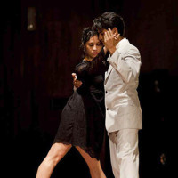 Bailarina profesional.   Maestra de Tango formada en Buenos Aires y Barcelona.  Ahora disponible por WebCam:  Zoom.