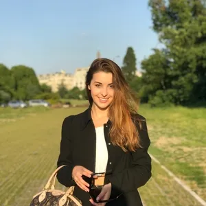 Laura - French tutor - Paris 7e