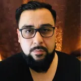 Juan - profesor de economía - San Antonio