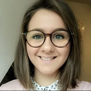 Angélique - Prof de droit - Dijon