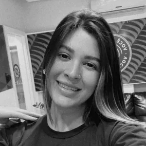 Victoria - Prof de expressão oral - inglês - Santa Maria
