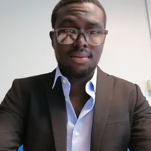 Kini - Prof de droit public - Nantes
