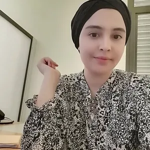 Zineb - Prof d'arabe - Metz
