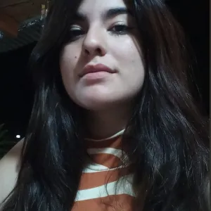 Fiorella - Profe de historia - Pergamino