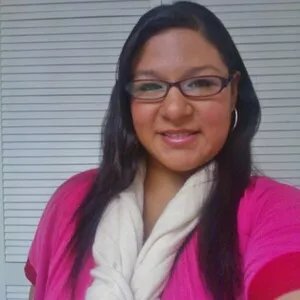 Itzel - Profesor de manualidades - 