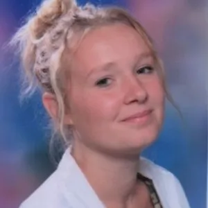 Laura - Prof de biologie - Villers-les-Pots