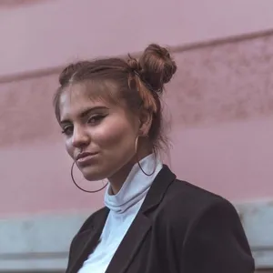 Alessia - Prof de montage vidéo - Vétraz-Monthoux