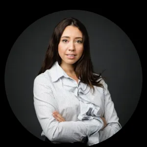 Yasmine - Prof d'économie - Paris