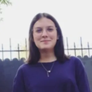 Léa - Prof de physique - chimie - Bezannes