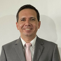 Profesor e intérprete de chino mandarín en la ciudad de Guadalajara, Jalisco