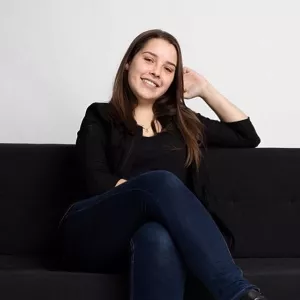 Marcela - Prof de comunicação - Centro