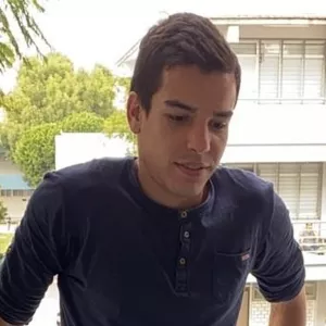 Yaír - Profesor de microbiología - Guadalajara