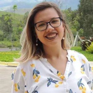 Stephanie - Prof de espanhol - Goianá