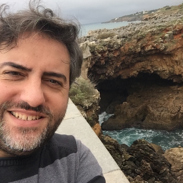 Professor licenciado em Ensino de Biologia e Geologia, com 14 anos de experiência, na zona de Gaia/Porto. Agora também on-line!