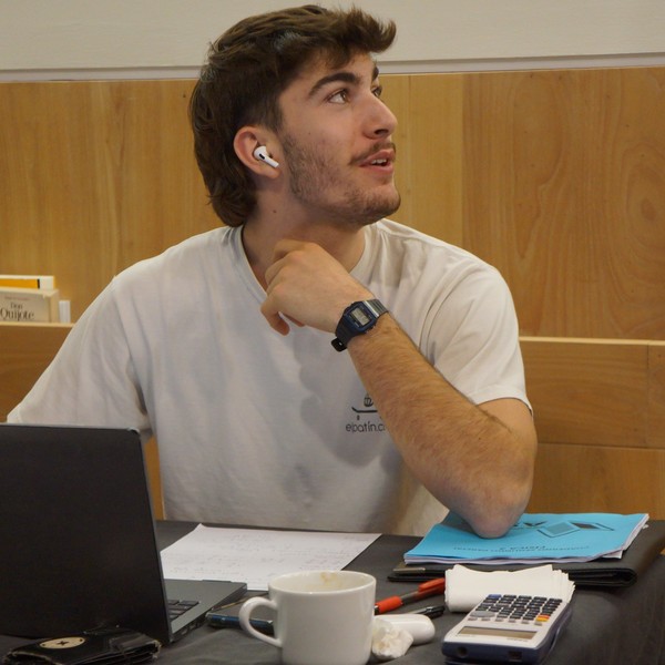 Nil - Prof d'anglais - Barcelona