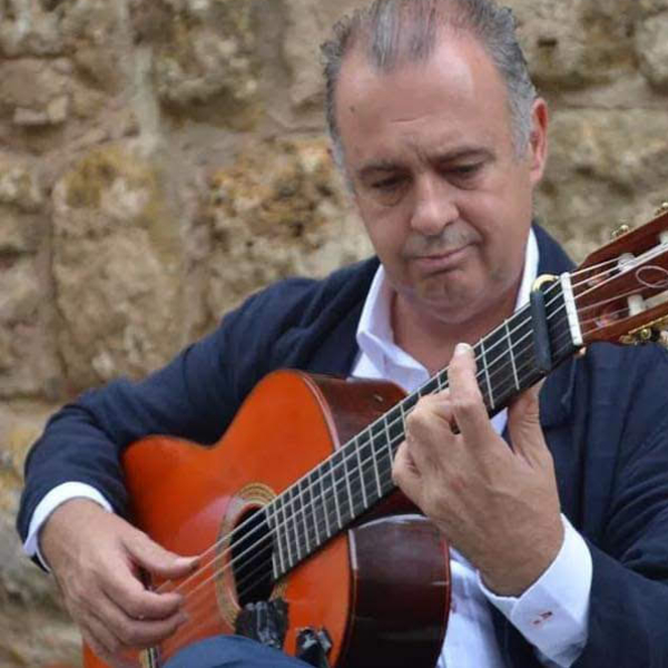 Carlos - Madrid, : Maître du flamenco et de la guitare classique, avec 40 ans d'expérience professionnelle et