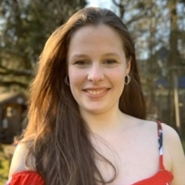Julie - profesor de alemán - Kelsterbach