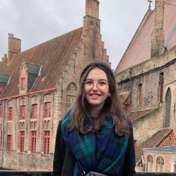 Yassi - ESOL teacher - Bruxelles